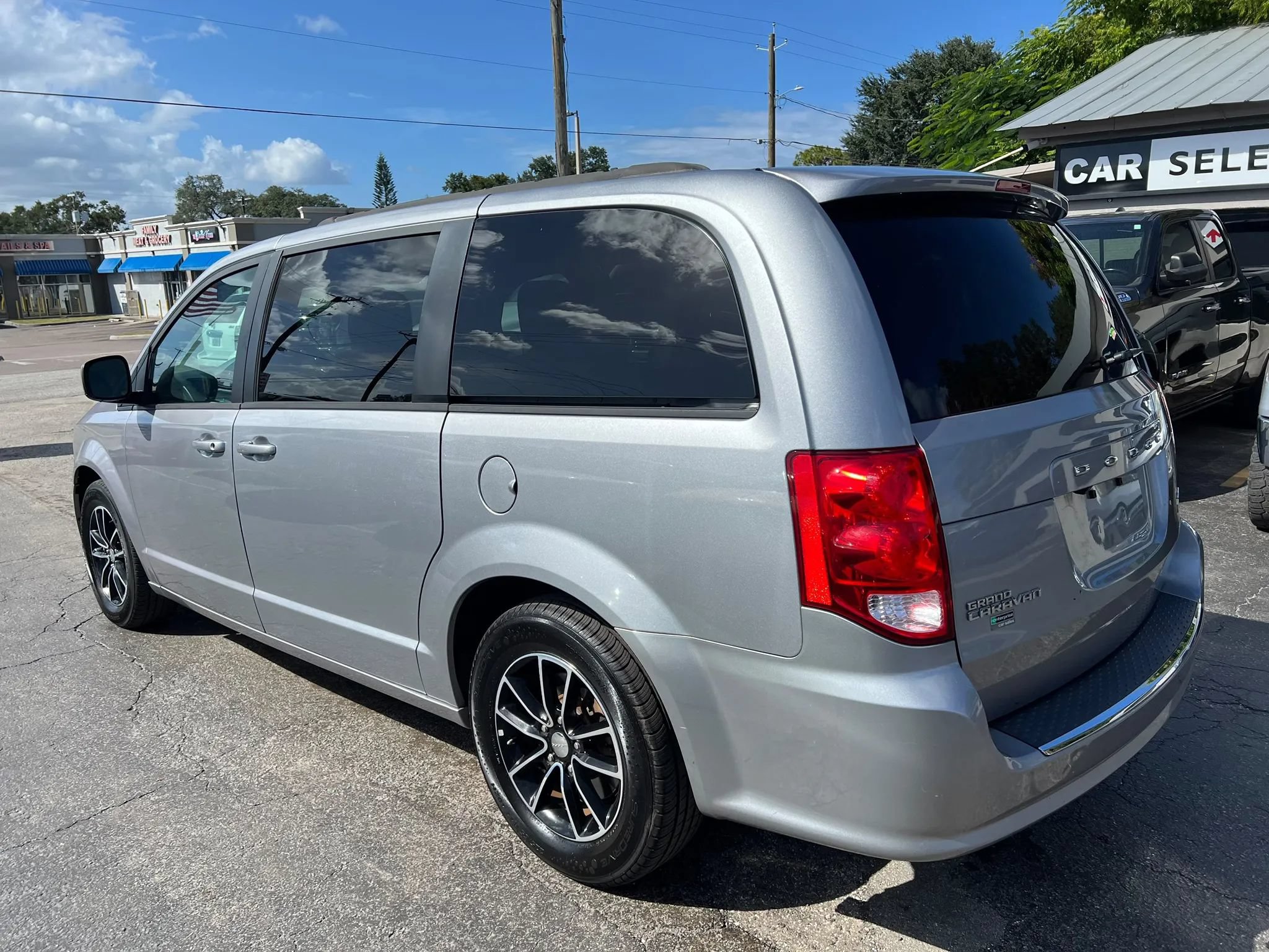 Used 2018 Dodge Grand Caravan GT FWD image 7