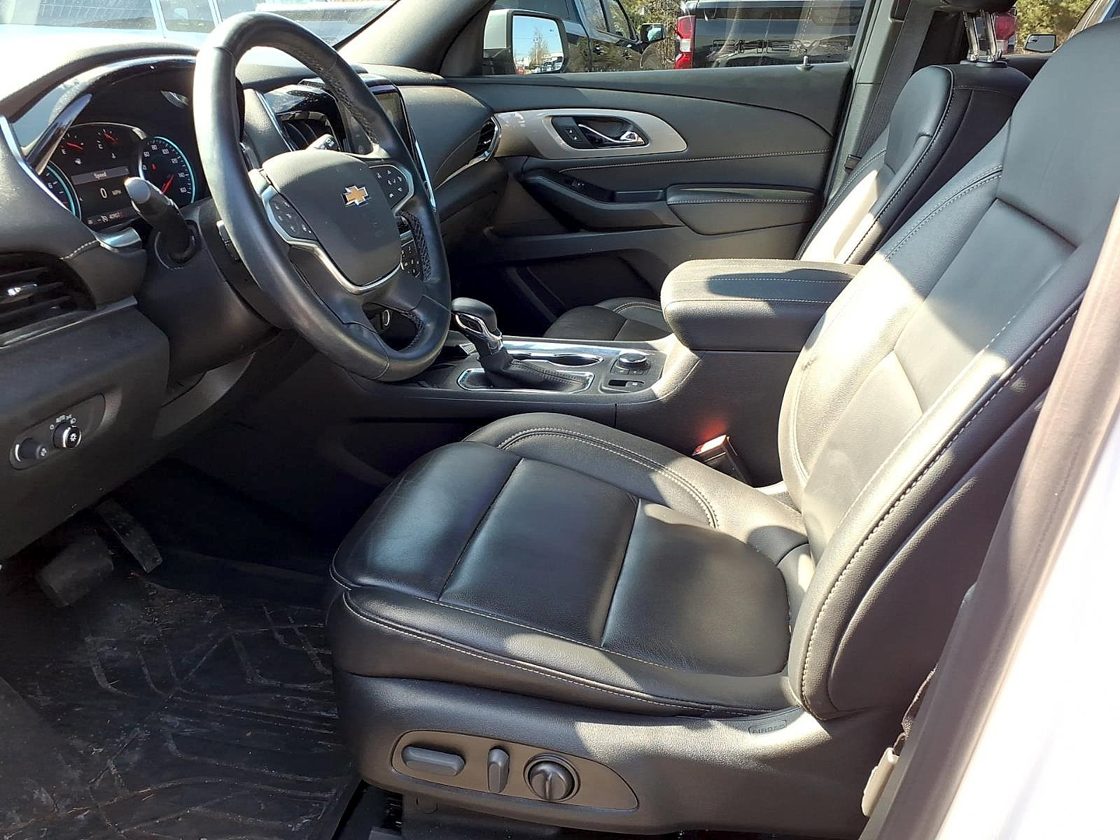 Certified 2023 Chevrolet Traverse LT w/ LPO, Floor Liner Package AWD/4WD image 16