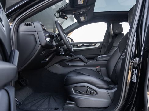 Certified 2026 Porsche Cayenne Coupe AWD/4WD image 22