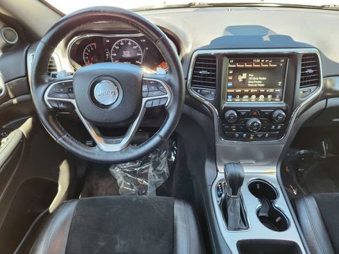Used 2017 Jeep Grand Cherokee Altitude AWD/4WD image 24