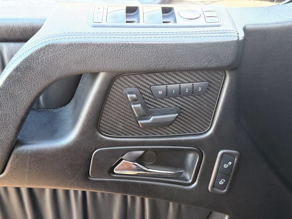 Used 2013 Mercedes-Benz G 63 AMG 4MATIC image 29