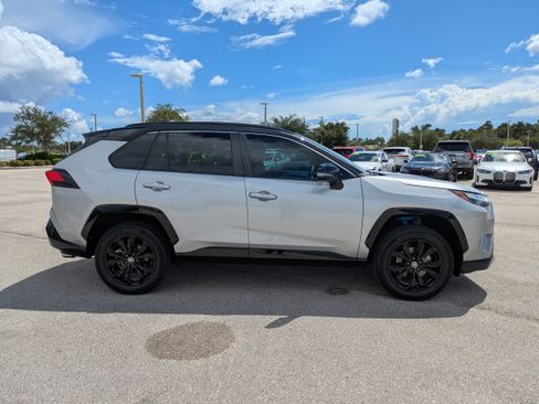 Used 2023 Toyota RAV4 XSE AWD/4WD image 3