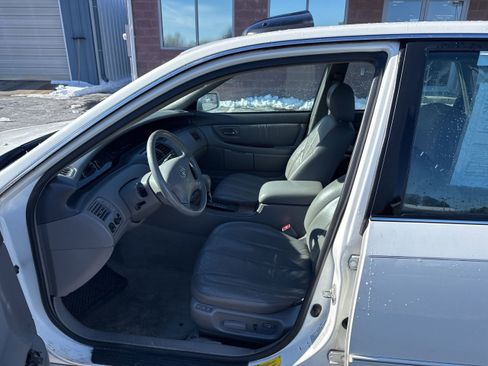 Used 2002 Toyota Avalon XL image 10