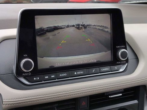 Used 2023 Nissan Rogue SV image 24