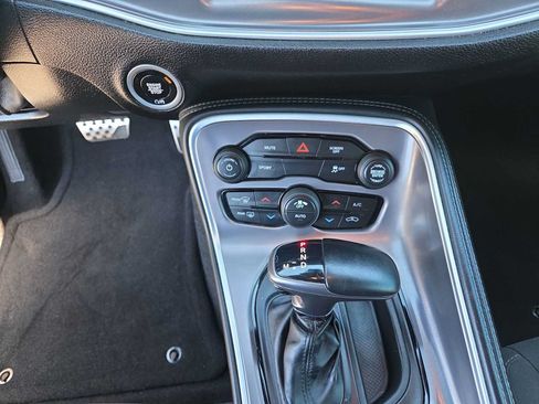 Used 2020 Dodge Challenger SXT RWD image 25