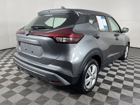 Used 2021 Nissan Kicks S FWD image 11