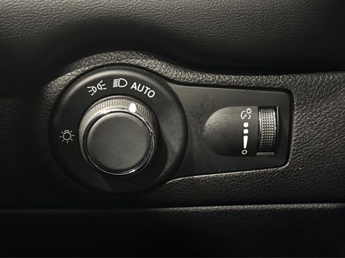 Used 2025 Dodge Durango R/T AWD/4WD image 21