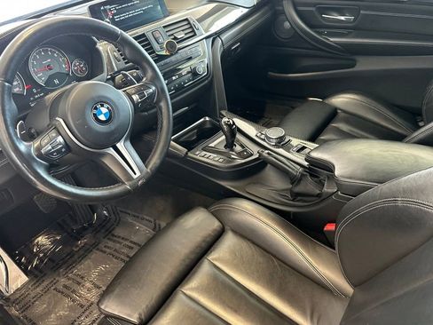 Used 2016 BMW M4 Convertible RWD image 10