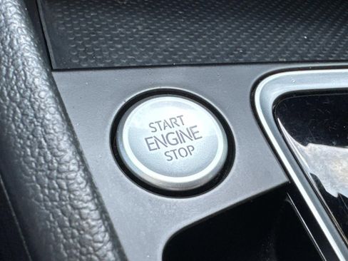 Used 2020 Volkswagen Jetta SE w/ SE Cold Weather Package image 36