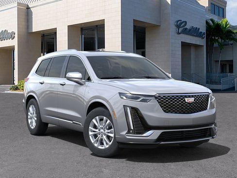 New 2025 Cadillac XT6 Luxury image 7
