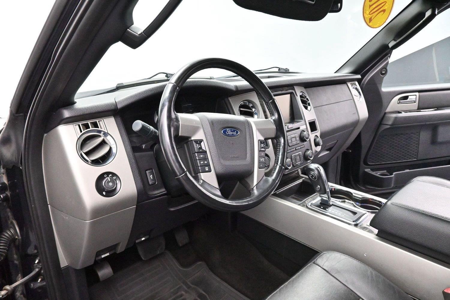 Used 2015 Ford Expedition Limited w/ Equipment Group 301A AWD/4WD image 18