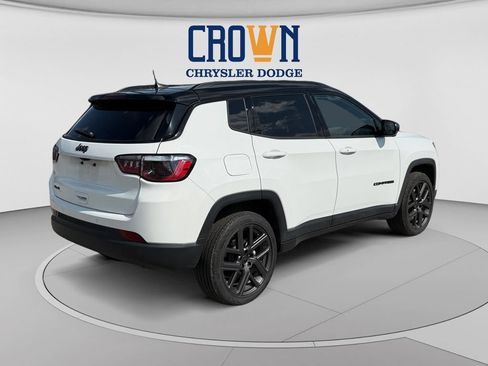 Used 2026 Jeep Compass Limited AWD/4WD image 3