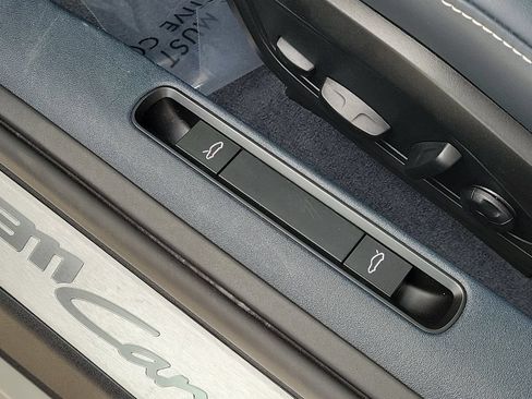 Certified 2025 Porsche 911 Carrera RWD image 28