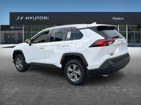 Used 2024 Toyota RAV4 XLE w/ Convenience Package FWD image 5