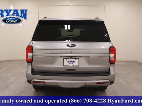 Used 2024 Ford Expedition XLT image 3