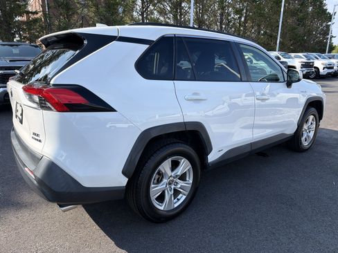 Used 2020 Toyota RAV4 XLE w/ Convenience Package AWD/4WD image 10