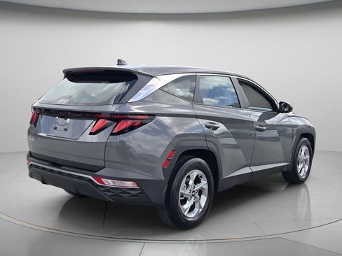 Certified 2024 Hyundai Tucson SE FWD image 9