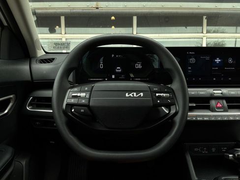 Used 2025 Kia K4 FWD image 33