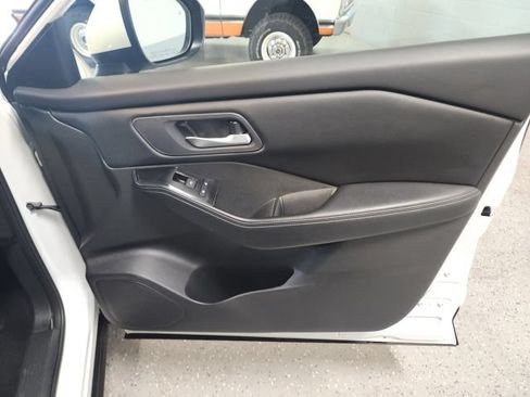 Used 2024 Nissan Rogue SV AWD/4WD image 24