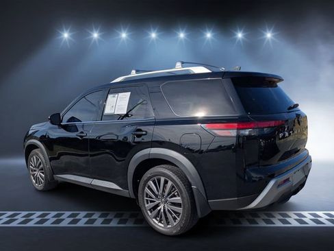 Used 2022 Nissan Pathfinder SL w/ SL Premium Package image 4