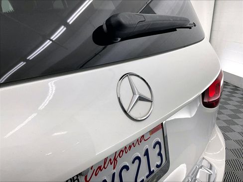 Certified 2022 Mercedes-Benz GLB 250 image 7