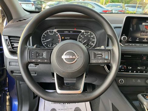 Certified 2022 Nissan Rogue SV image 8