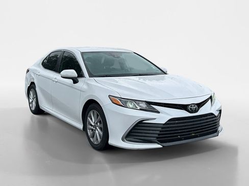 Used 2023 Toyota Camry LE w/ Protection Package (Q2) (TMS) FWD image 5