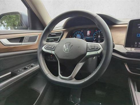 Used 2024 Volkswagen Atlas SE FWD image 28