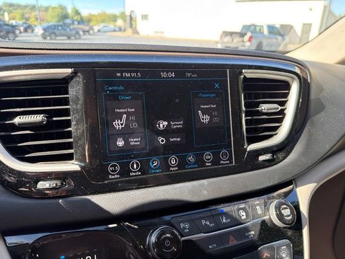 Used 2019 Chrysler Pacifica Touring-L w/ Advanced Safetytec Group FWD image 19