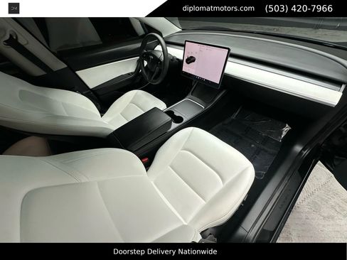 Used 2021 Tesla Model 3 Performance image 18