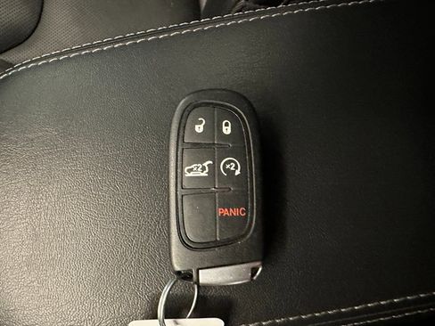 Used 2023 Jeep Cherokee Altitude Lux AWD/4WD image 16