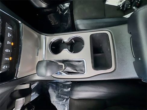 Used 2021 Jeep Grand Cherokee Laredo X image 24