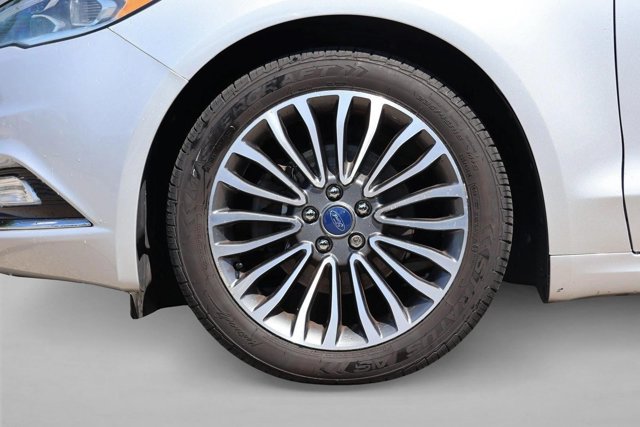 Used 2017 Ford Fusion Titanium FWD image 9