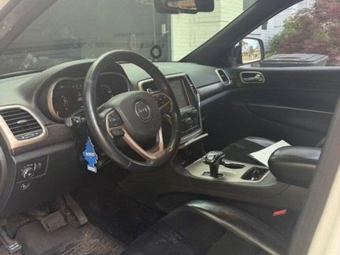 Used 2015 Jeep Grand Cherokee Altitude AWD/4WD image 15