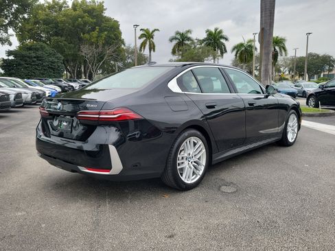 Used 2025 BMW 530i xDrive 530i xDrive w/ Premium Package image 4