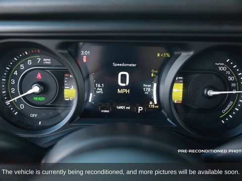 Used 2025 Jeep Wrangler Willys 4xe image 16