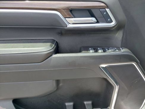 Used 2025 Chevrolet Silverado 1500 LT AWD/4WD image 37
