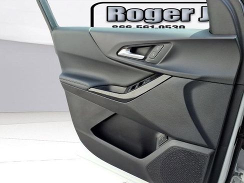 Used 2025 Chevrolet Equinox LT w/ Convenience Package II image 18