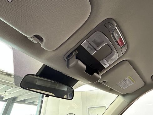 Used 2024 Kia Telluride S FWD image 19