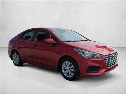 Used 2018 Hyundai Accent SE image 3