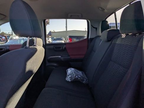 Used 2018 Toyota Tacoma SR5 image 11