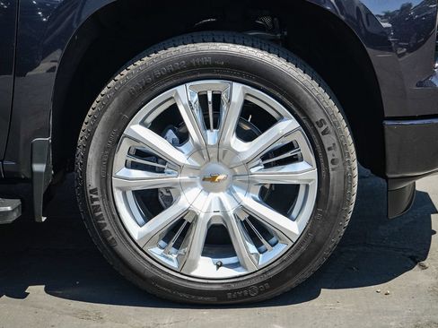 Used 2023 Chevrolet Silverado 1500 High Country w/ High Country Premium Package AWD/4WD image 11