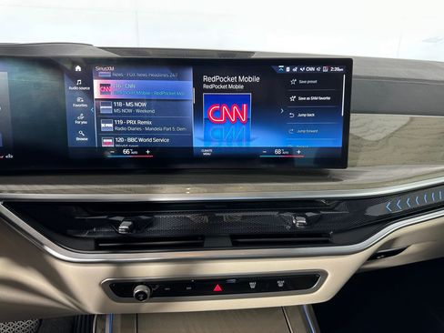 Used 2023 BMW X7 xDrive40i w/ Executive Package image 23