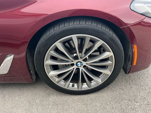 Certified 2023 BMW 530i w/ Premium Package image 3