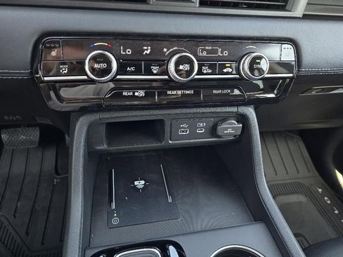 New 2025 Honda Pilot Touring image 21