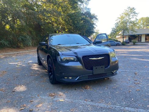 Used 2019 Chrysler 300 S image 55