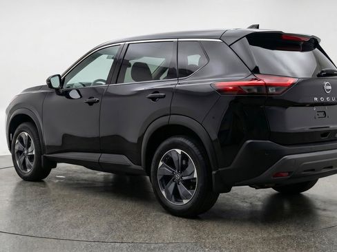 Used 2025 Nissan Rogue SV FWD image 6