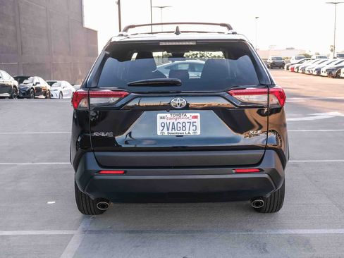 Certified 2025 Toyota RAV4 XLE FWD image 5