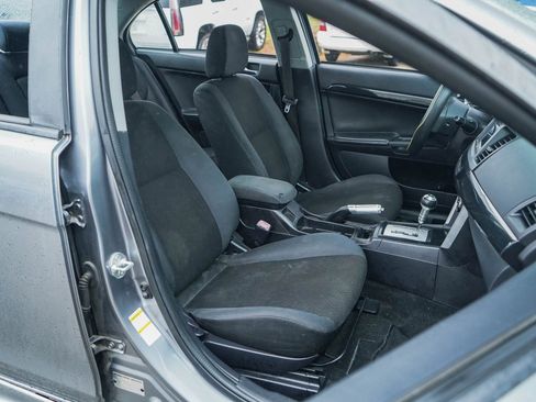 Used 2016 Mitsubishi Lancer ES image 11