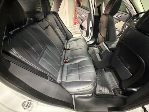 Used 2018 Land Rover Range Rover Velar S AWD/4WD image 46